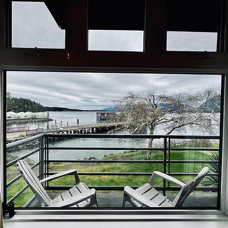 Island Village Properties At Fred Tibbs Tofino Eksteriør billede