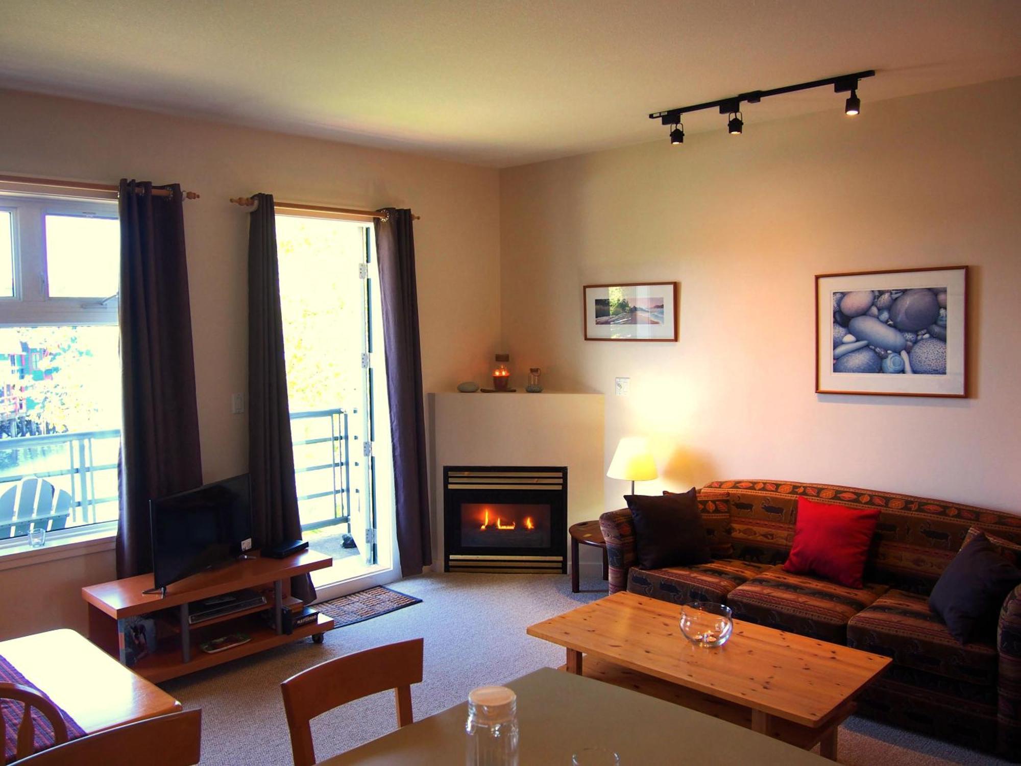 Island Village Properties At Fred Tibbs Tofino Eksteriør billede